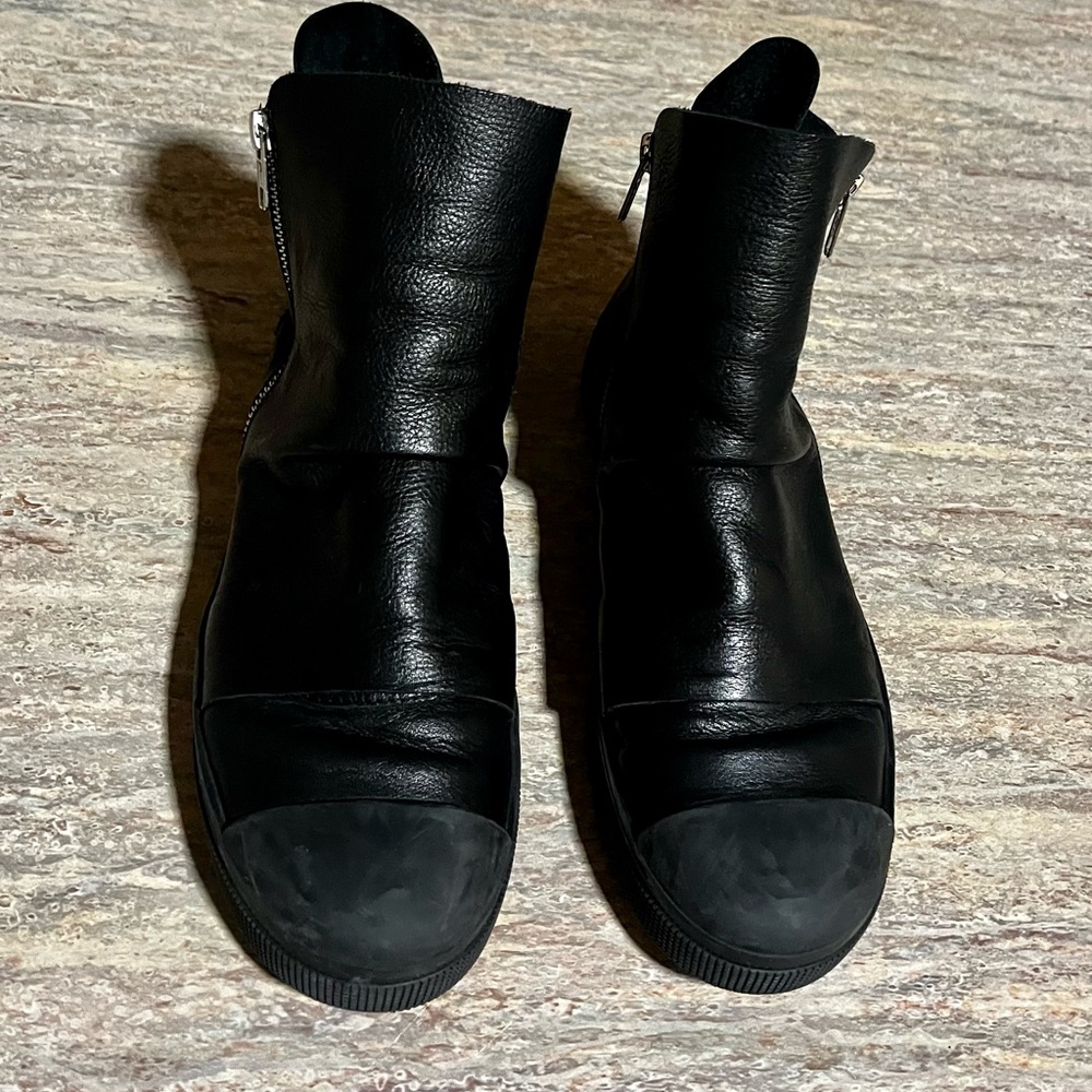 Marcella New York Lafayette Black Ankle Leather Boots with Double Zippers